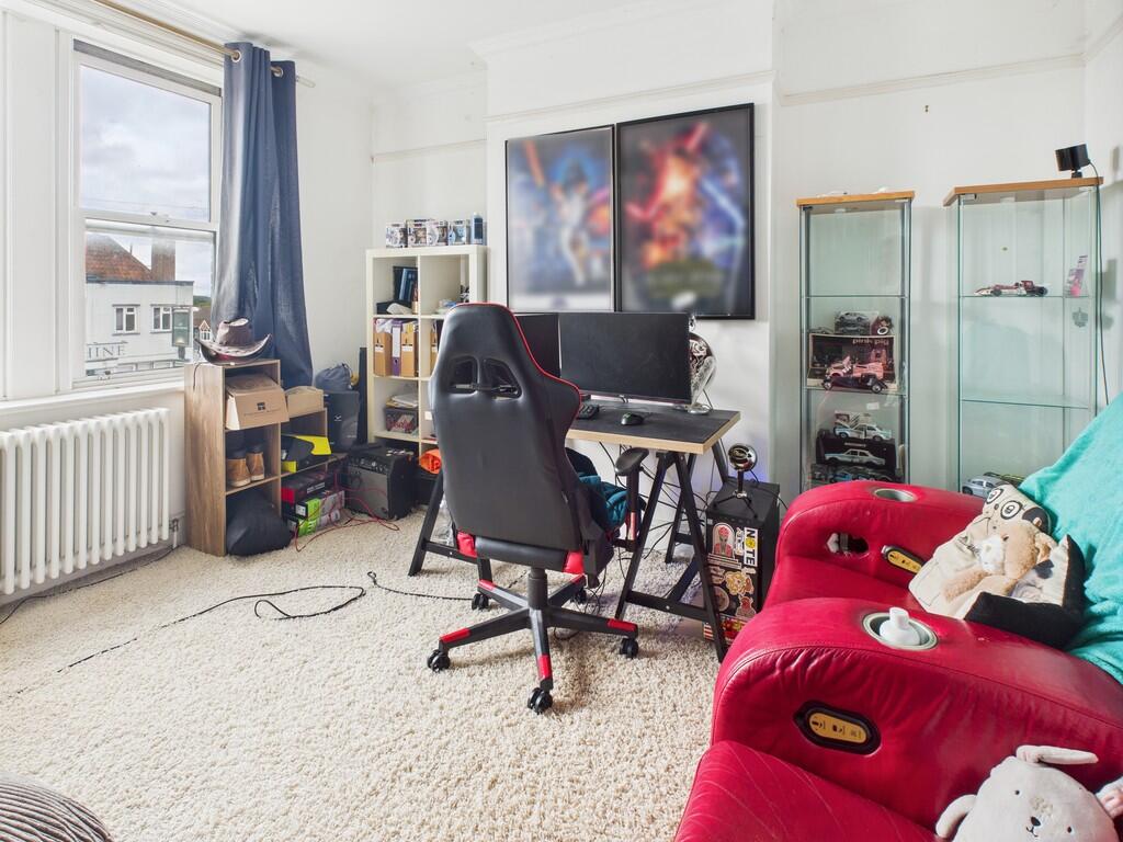 CAM05068G0-PR0032...