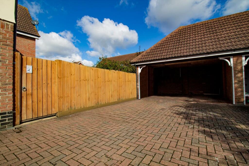 42 Manning Road  (Garage + Parking spot).jpg