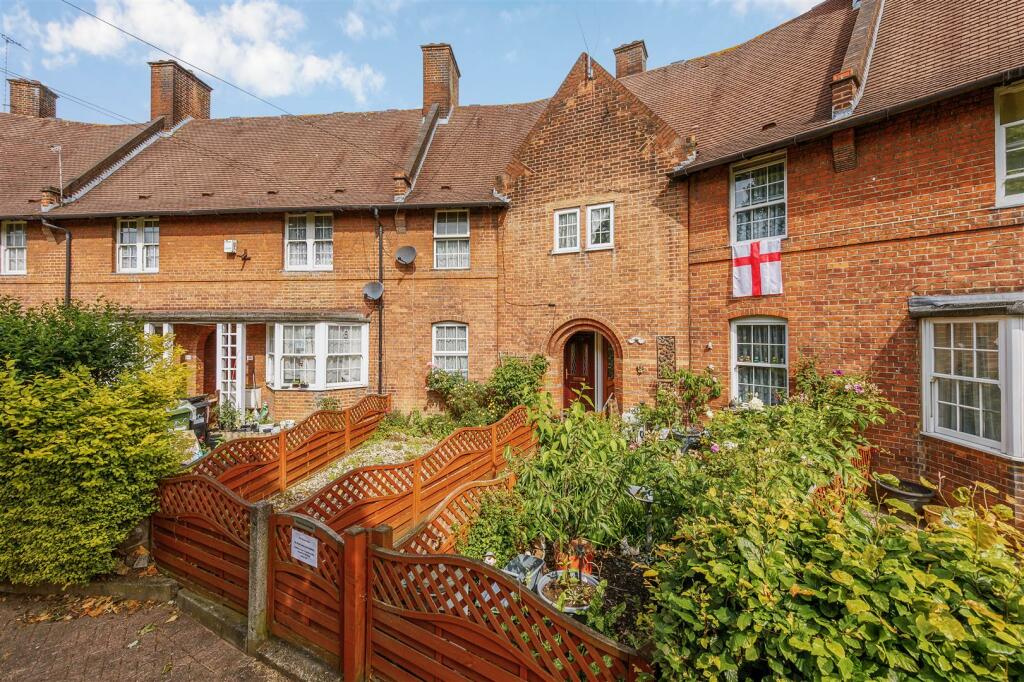 Du Cane Road (2).jpg