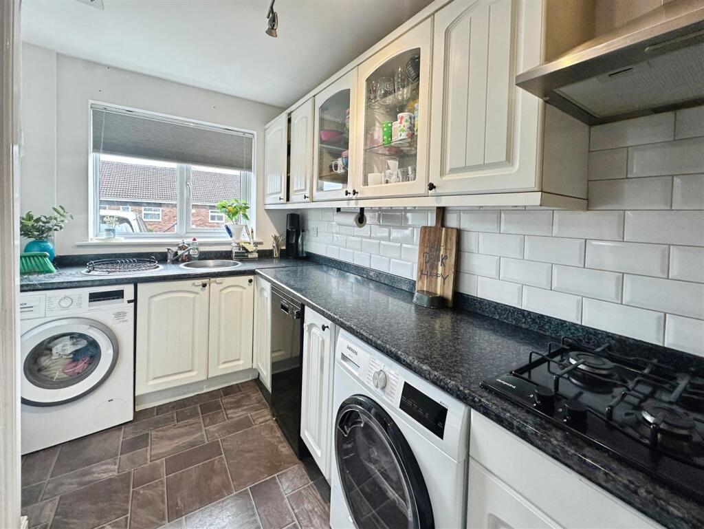 1b2c257d--493C-83FF-3E386A0FD80D-53476-000011FAD6B