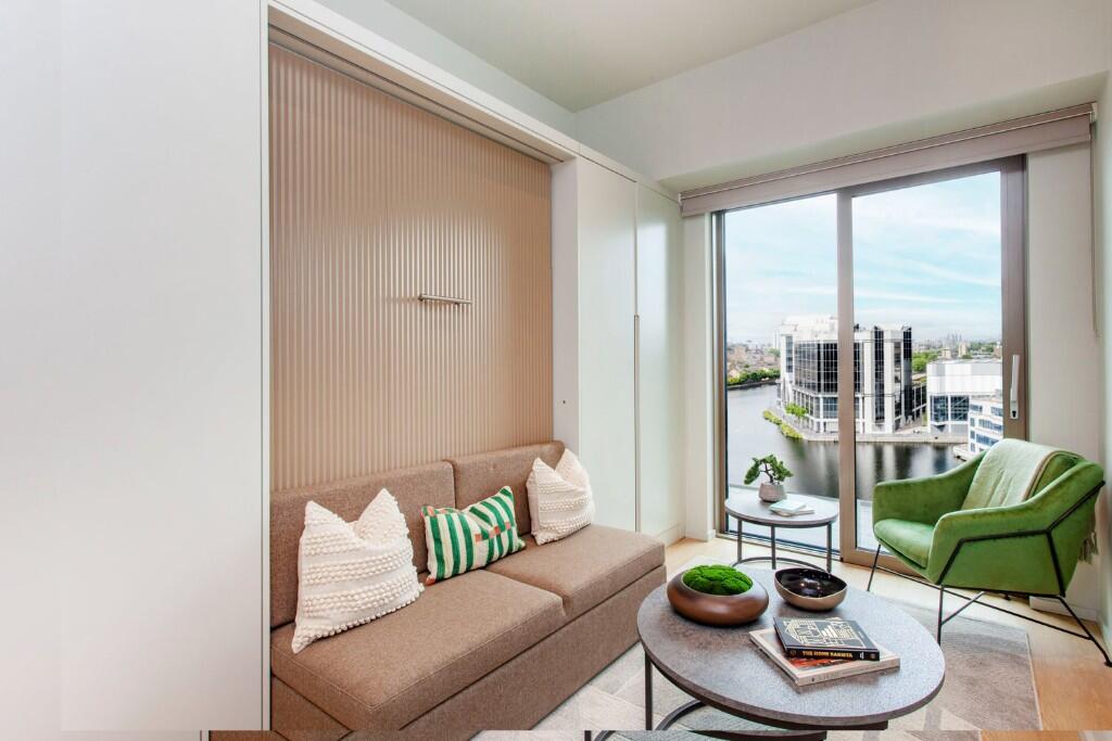 Selsdon Way, London, E14