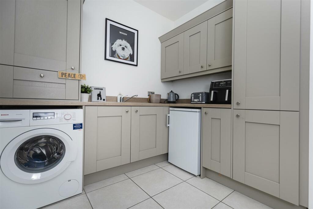 Bramleys Estate Agents - Snelsins Road - Cleckheat