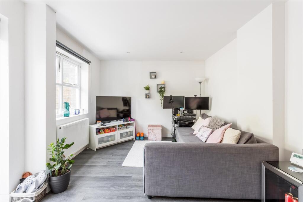 Flat 2, Wallace House-7.jpg