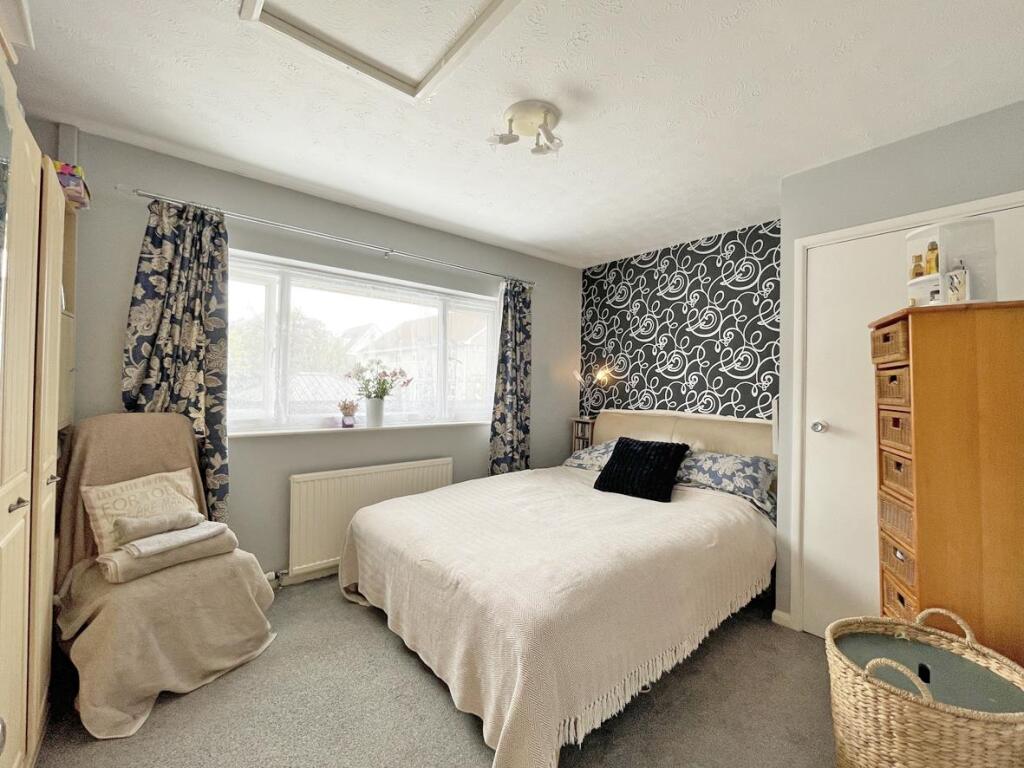 Mardon Close 15 - Bed 2.jpg