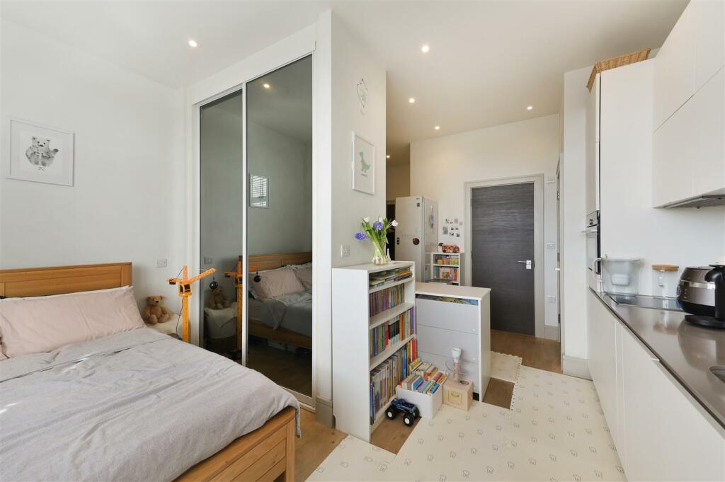 Studio Apartment
