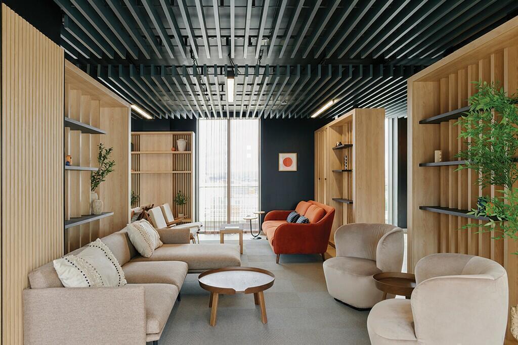 east lounge