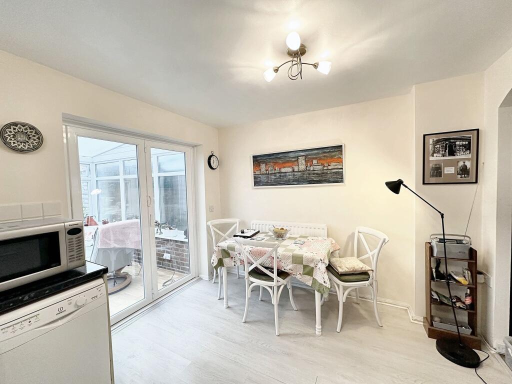Kitchen/Dining