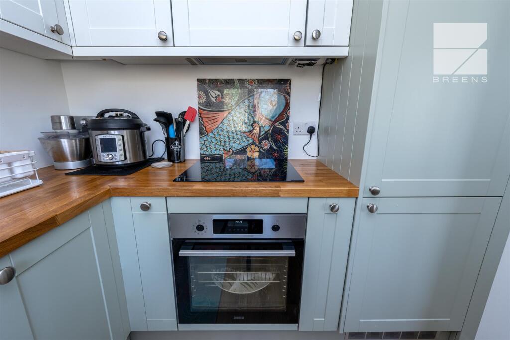 12 Hawthorne Court_0018.jpg