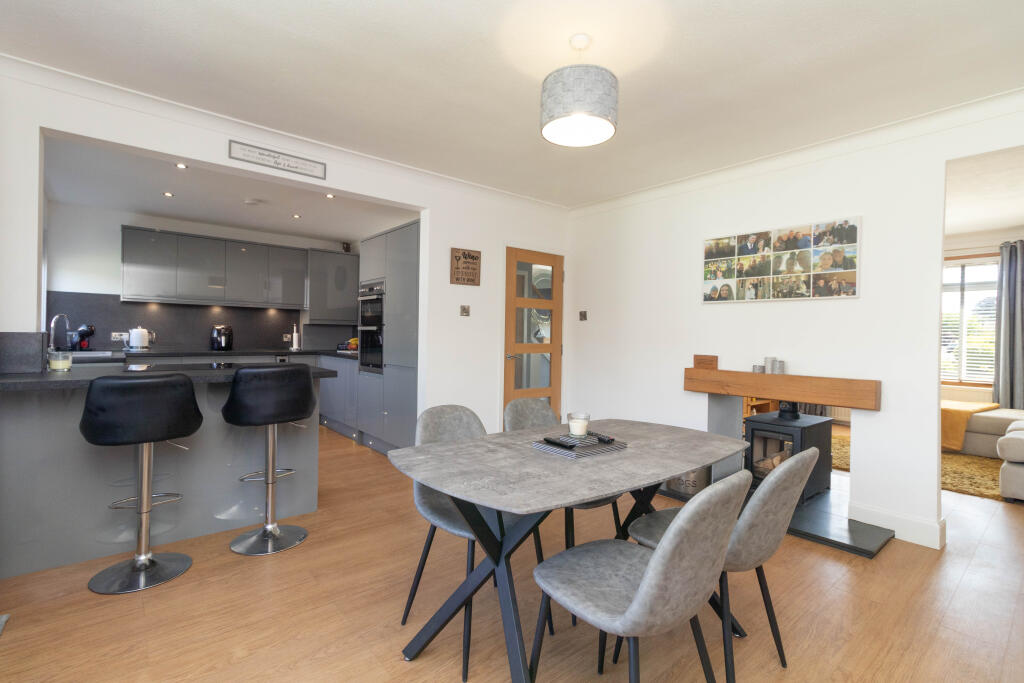 Open-Plan Kitchen/Dining Area