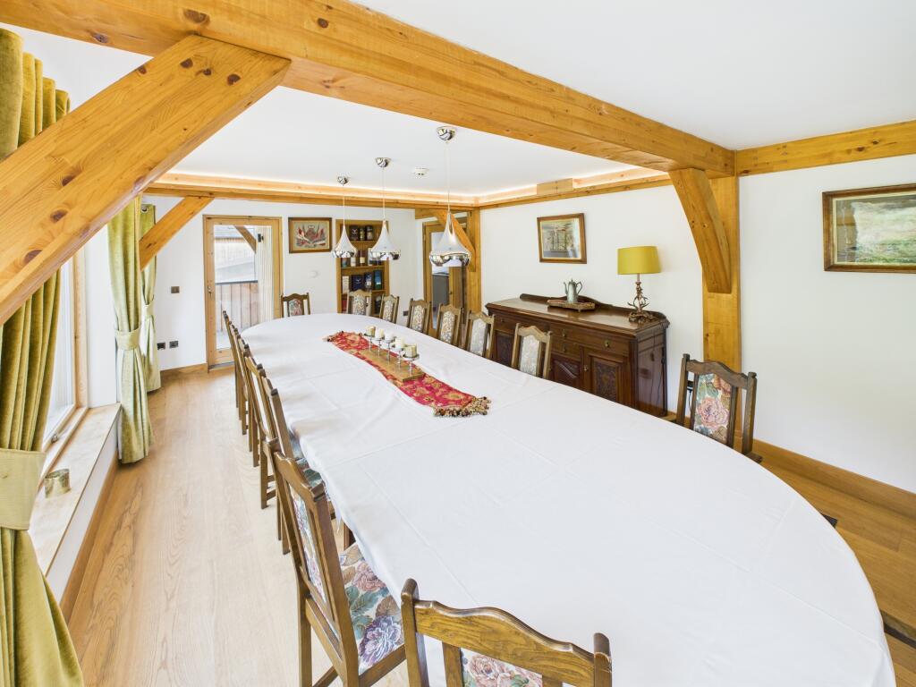 CAM03185G0-PR0119-STILL028