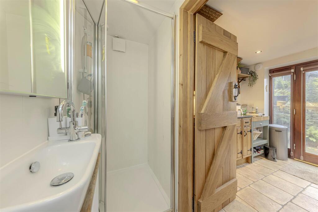 Annex Shower Room