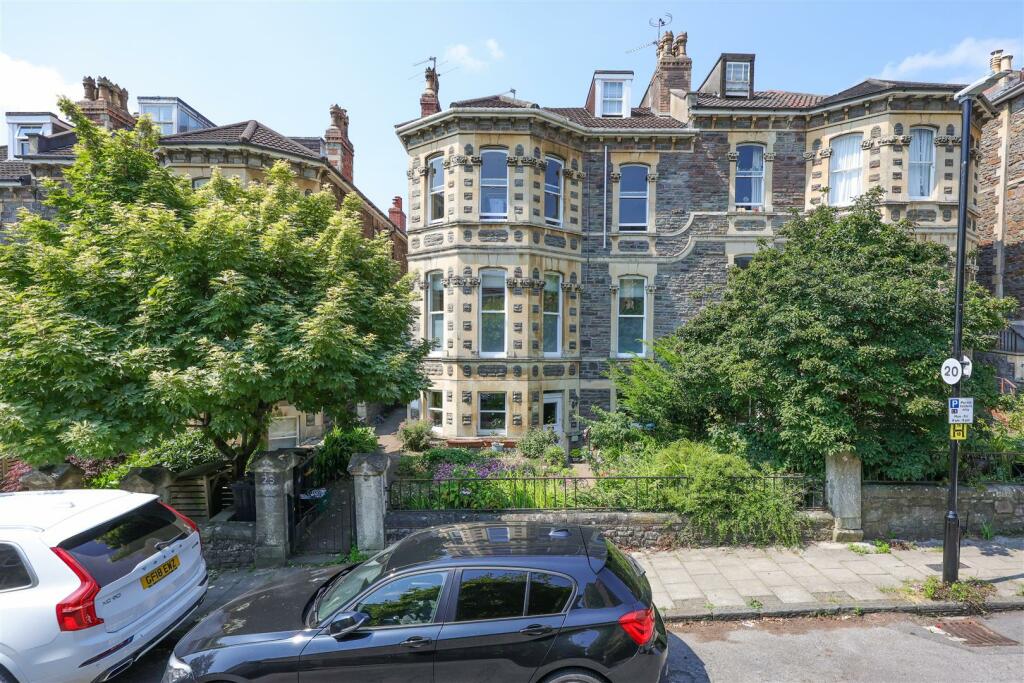 GF 23 Beaconsfield Road 55.JPG