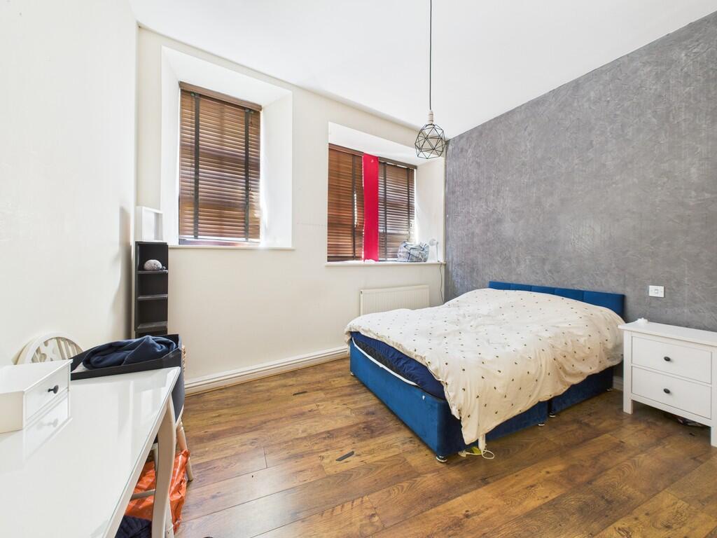 CAM03974G0-PR0198...