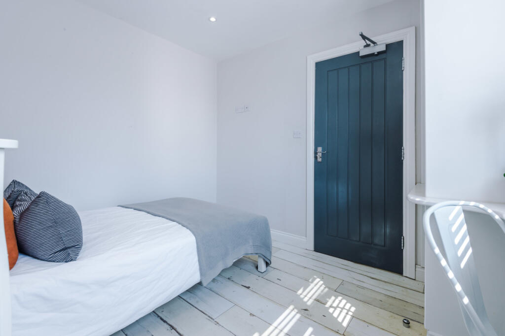 27 Woodcroft Road Bedroom 9