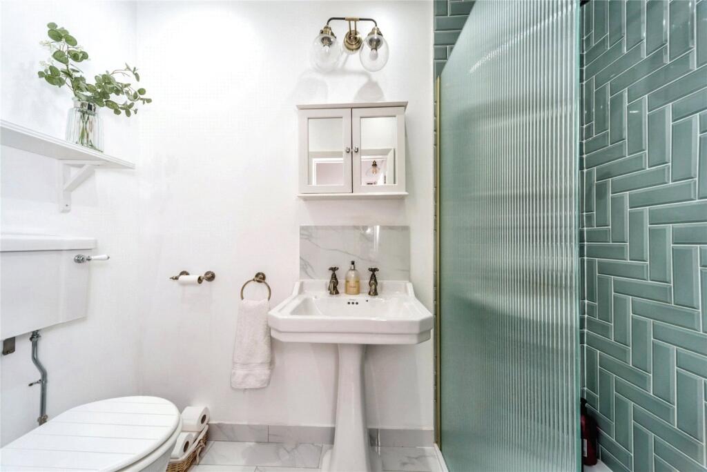 En-Suite 1