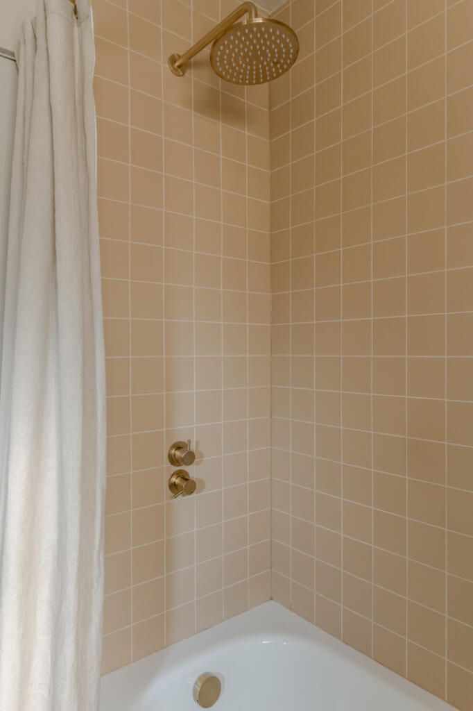 270405 - 20221123-atypical_ARBERY-RD-78_HI_RES.JPG