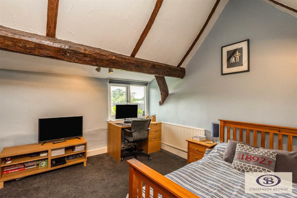 BEDROOM 2