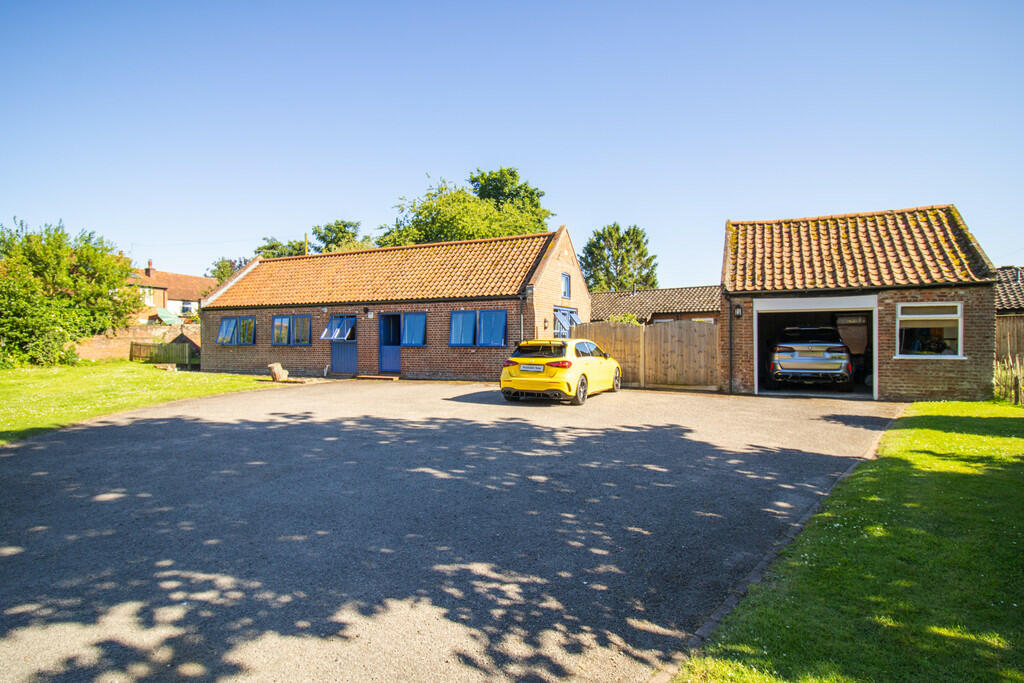 Waytes Farmhouse ...