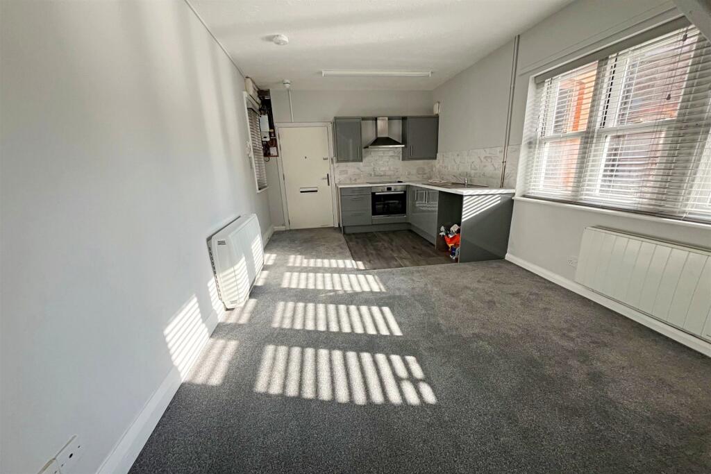 Living Room/Kitchen