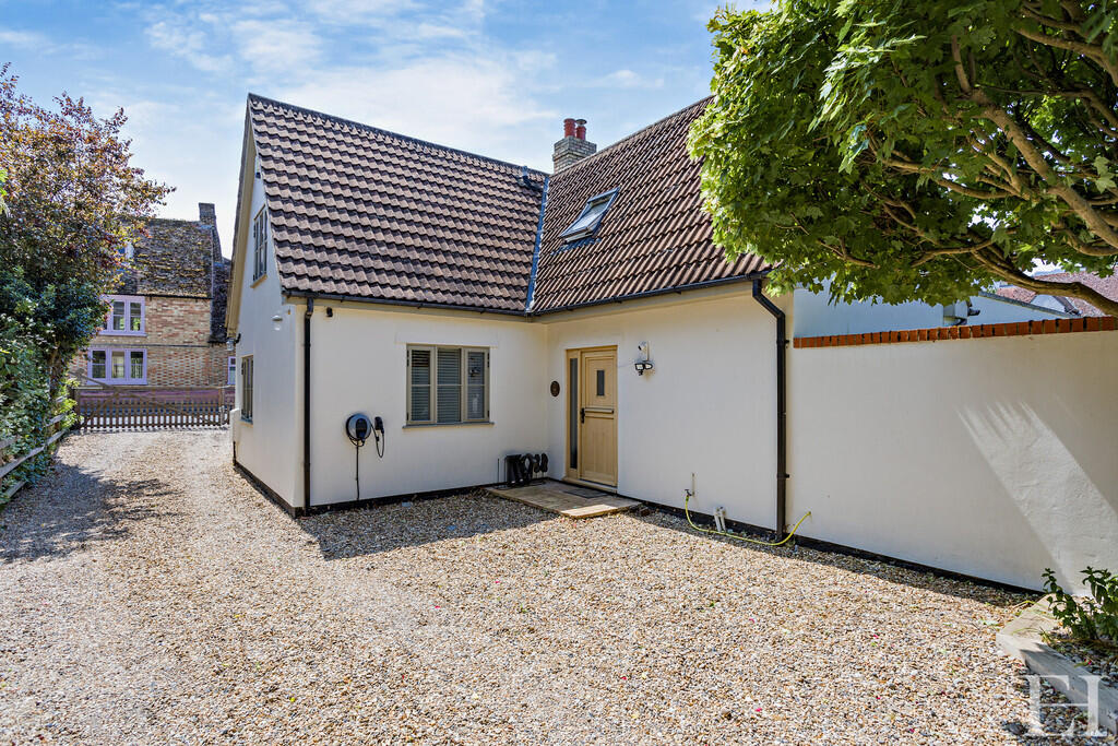 8652336-exteriorW...