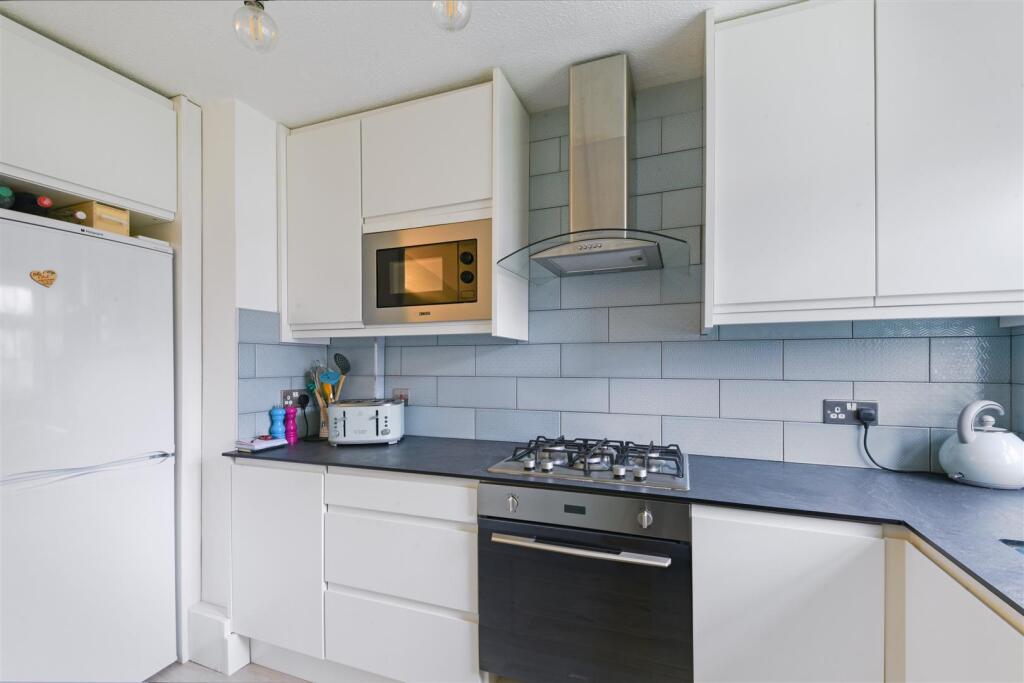 FAIRBAIR COURT (6).jpg