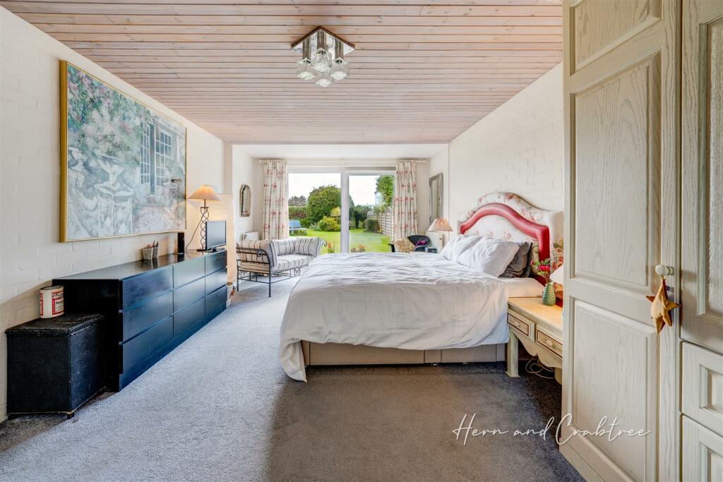 Wellfield Court, Marshfield, HernCrabtree (45).jpg