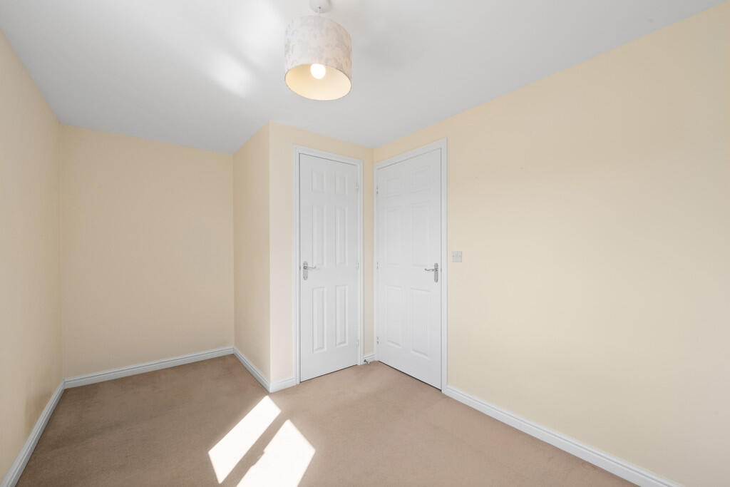 5 Renton Drive 19