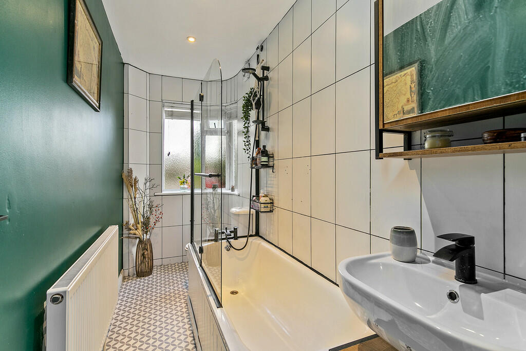 2, 263 Uxbridge R...