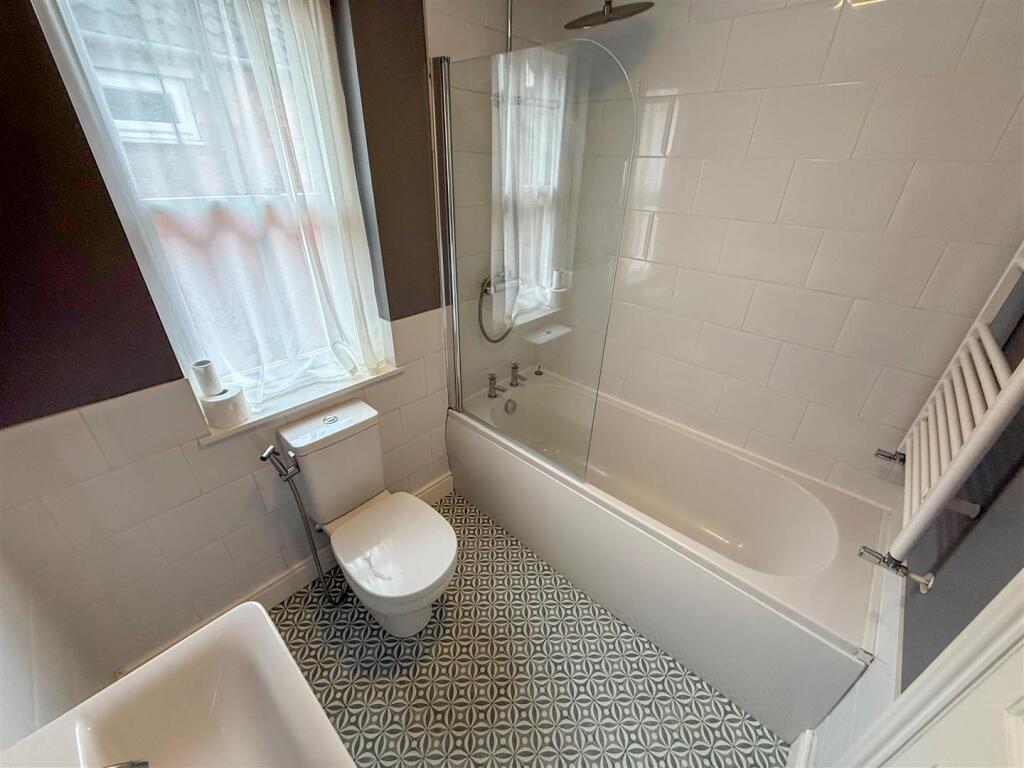 HOUSE BATHROOM