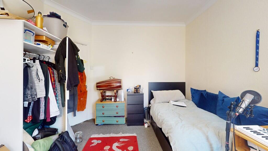 Bedroom 4 - Angle...