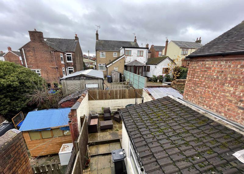 Rear Patio Garden &amp; Views 