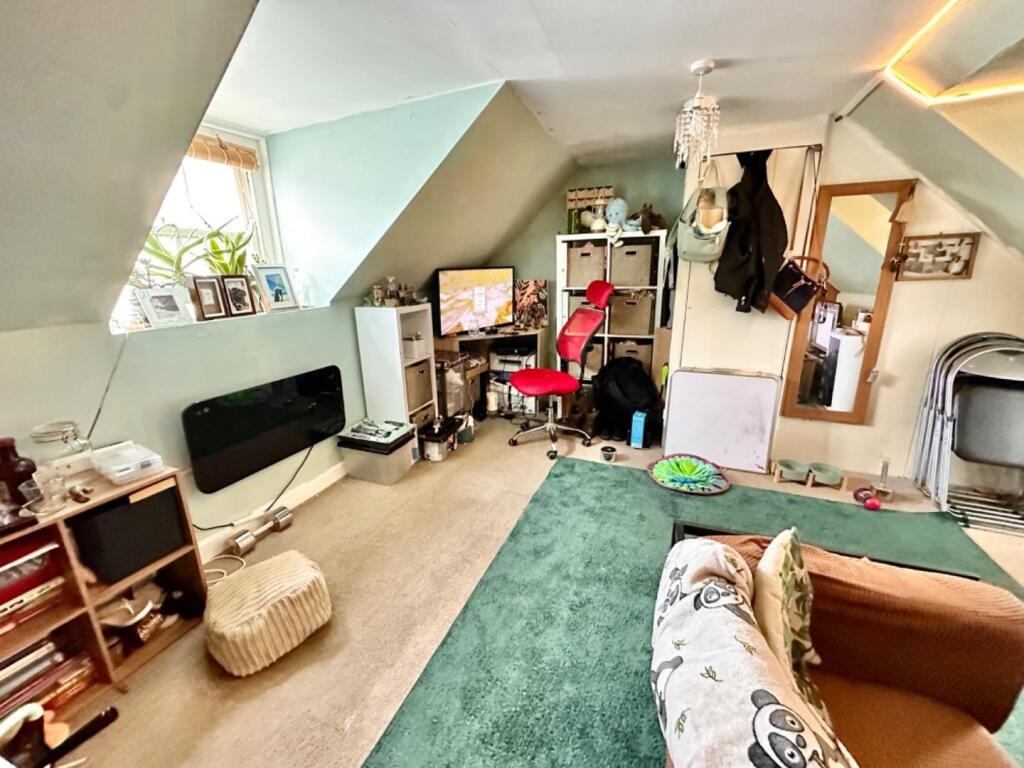 Flat 3 Living Room.jpg