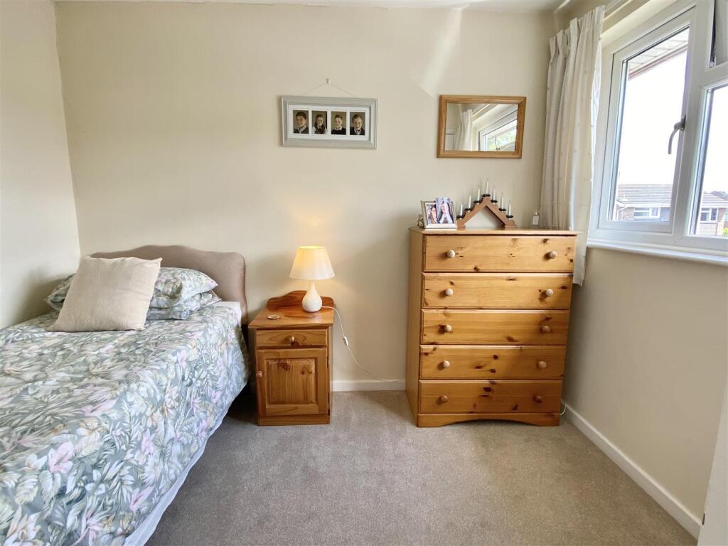 2 Eldon Drive-4.jpg