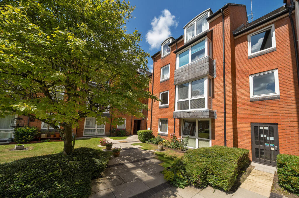 1316292-5-685d3af...