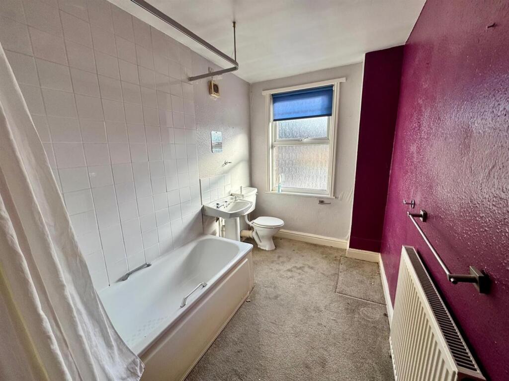 Central Rd - Int 2.jpg