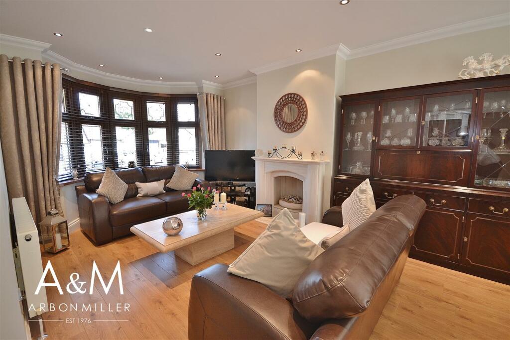 THROUGH LOUNGE