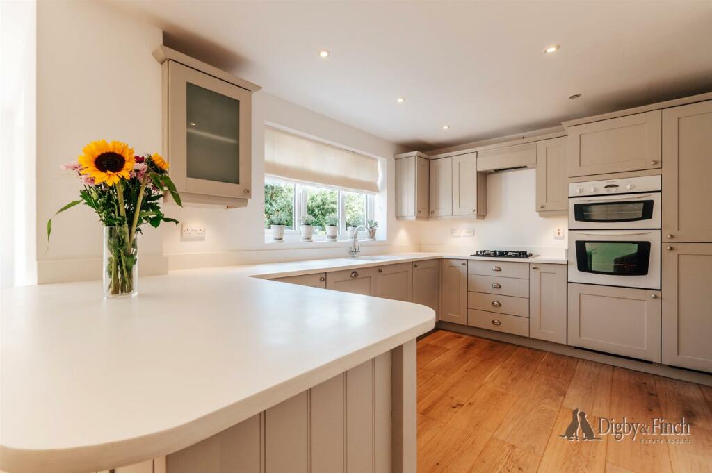 3 Witchley Close -17.jpg