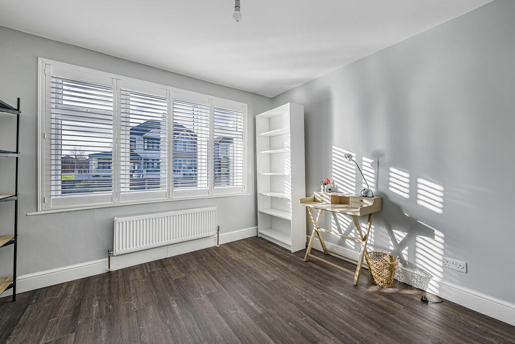 Bedroom 2 (2)