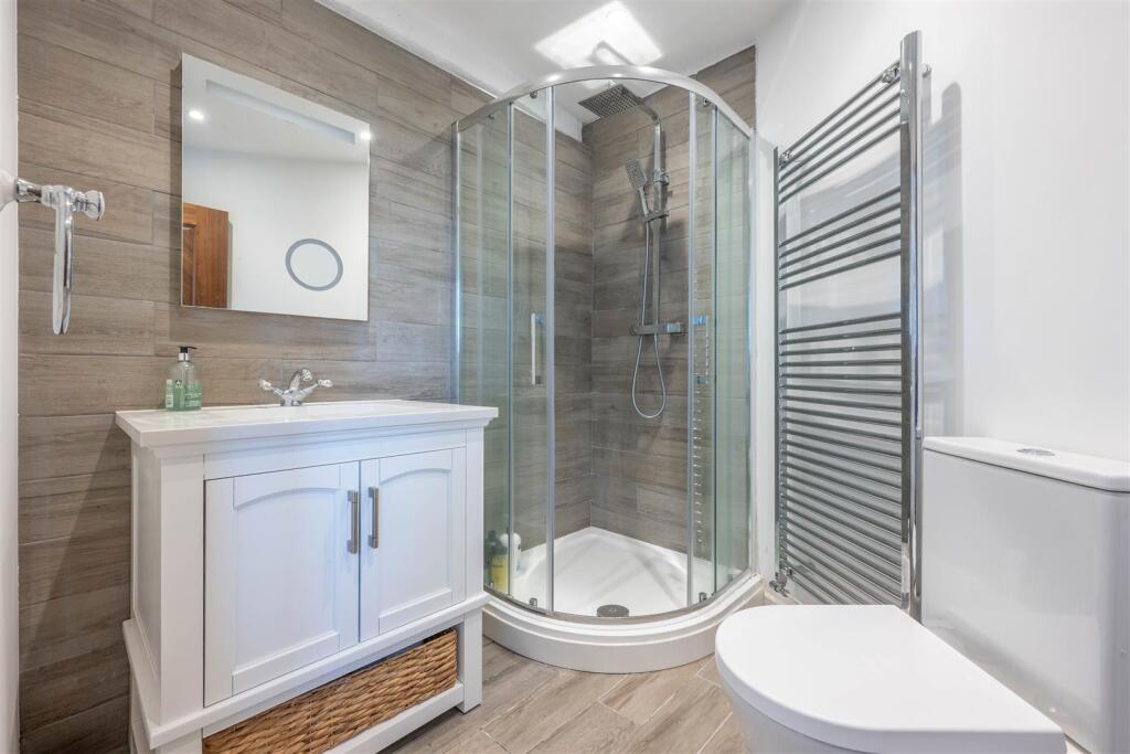 En-Suite Shower Room (GROUND FLOOR)