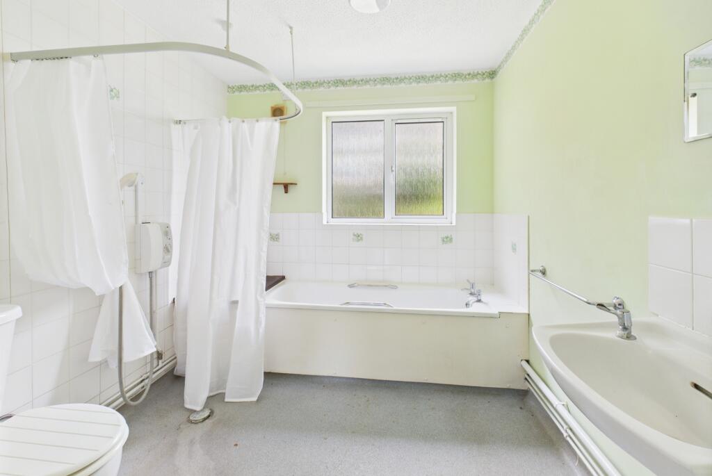 CAM02545G0-PR0444-STILL006