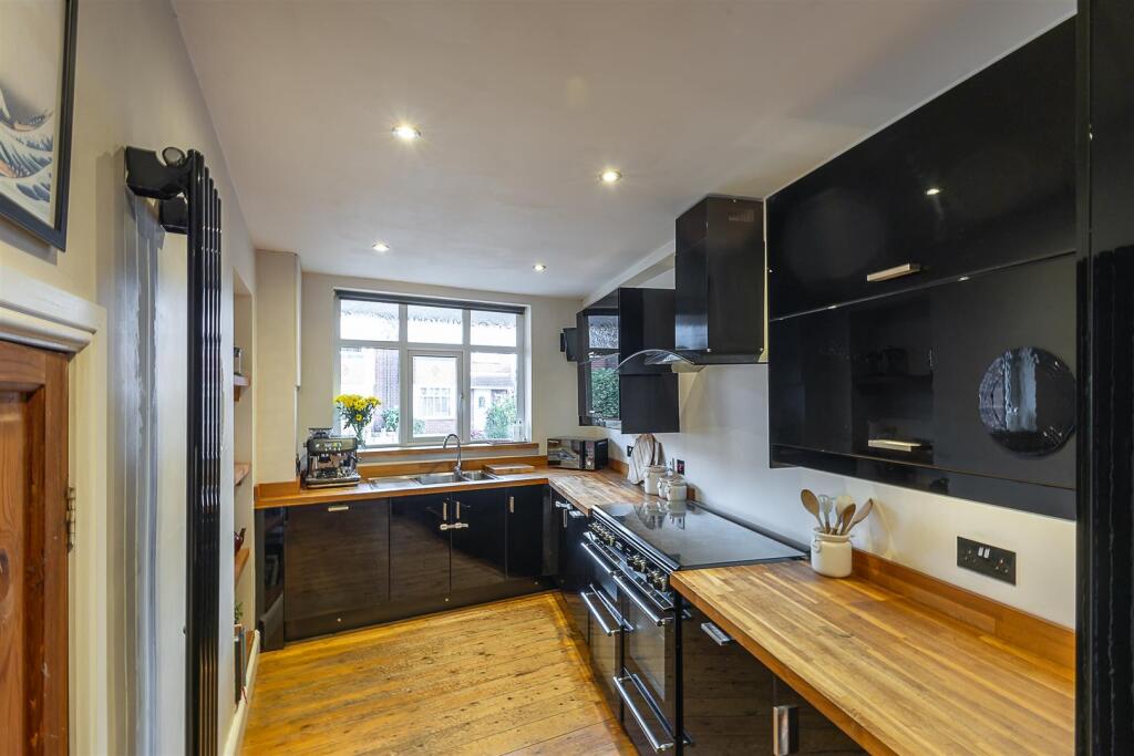 Open Plan Kitchen/Diner &amp; Living Space