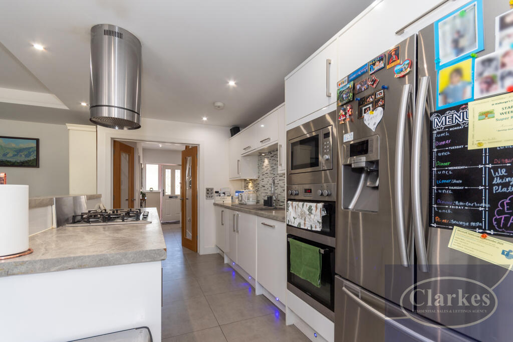 FC_038_49 KING EDWARD AVE_025