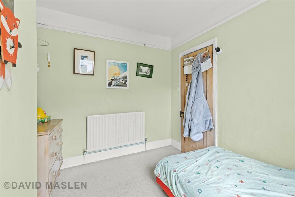 bedroom (1).jpg