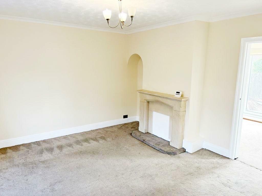 Lounge 1.jpg