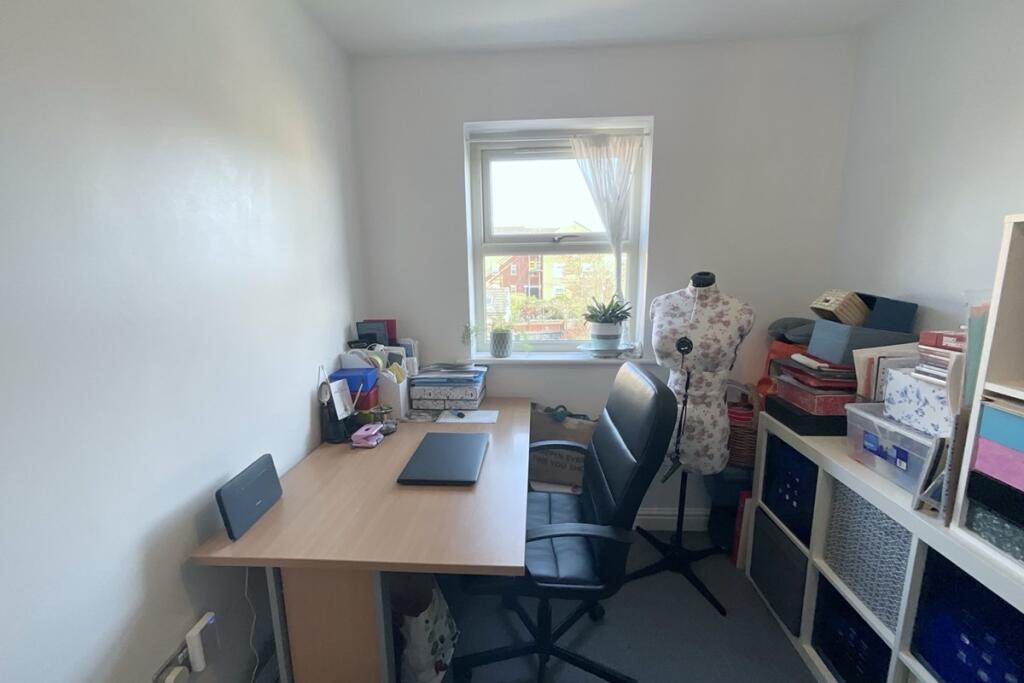 bedroom/office