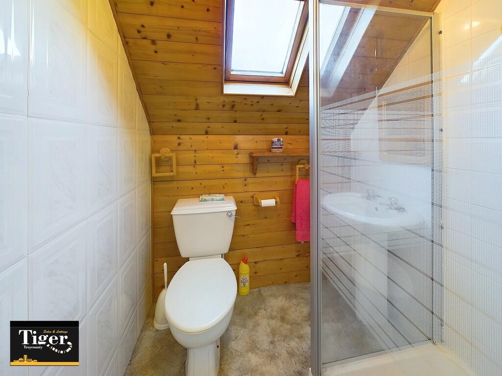 CAM02176G0-PR0453...