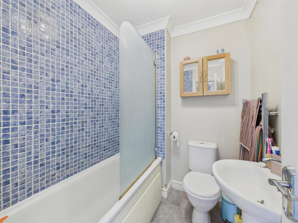 Bathroom new.jpg