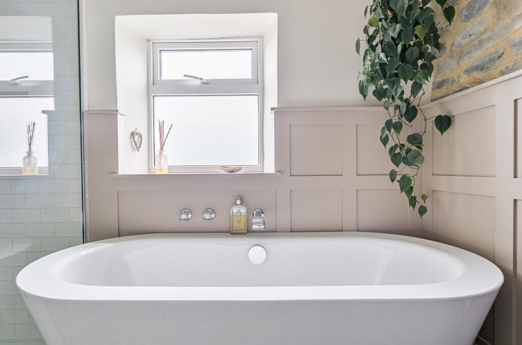 1356480-21-68cc00...