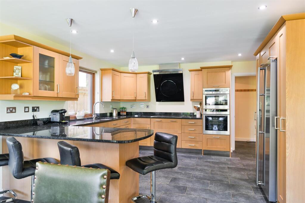 HOLLY HOUSE- (17).jpg