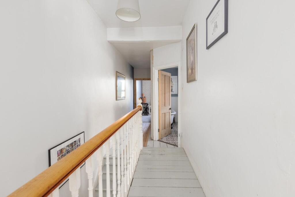 10 Kensington Park Road, BS4-24.jpg